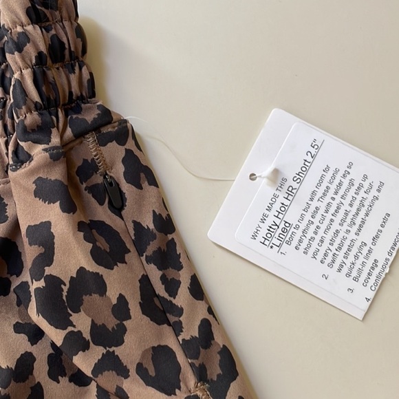 Lululemon Leopard Print Hotty Hot Shorts 2.5" - Picture 5 of 6